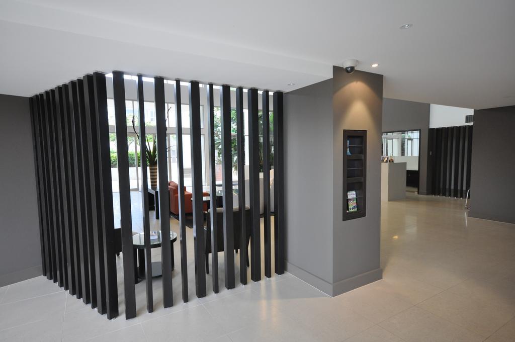 Chancellor Lakeside Apartments Gold Coast Eksteriør bilde