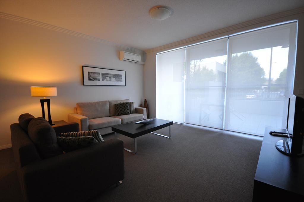 Chancellor Lakeside Apartments Gold Coast Eksteriør bilde