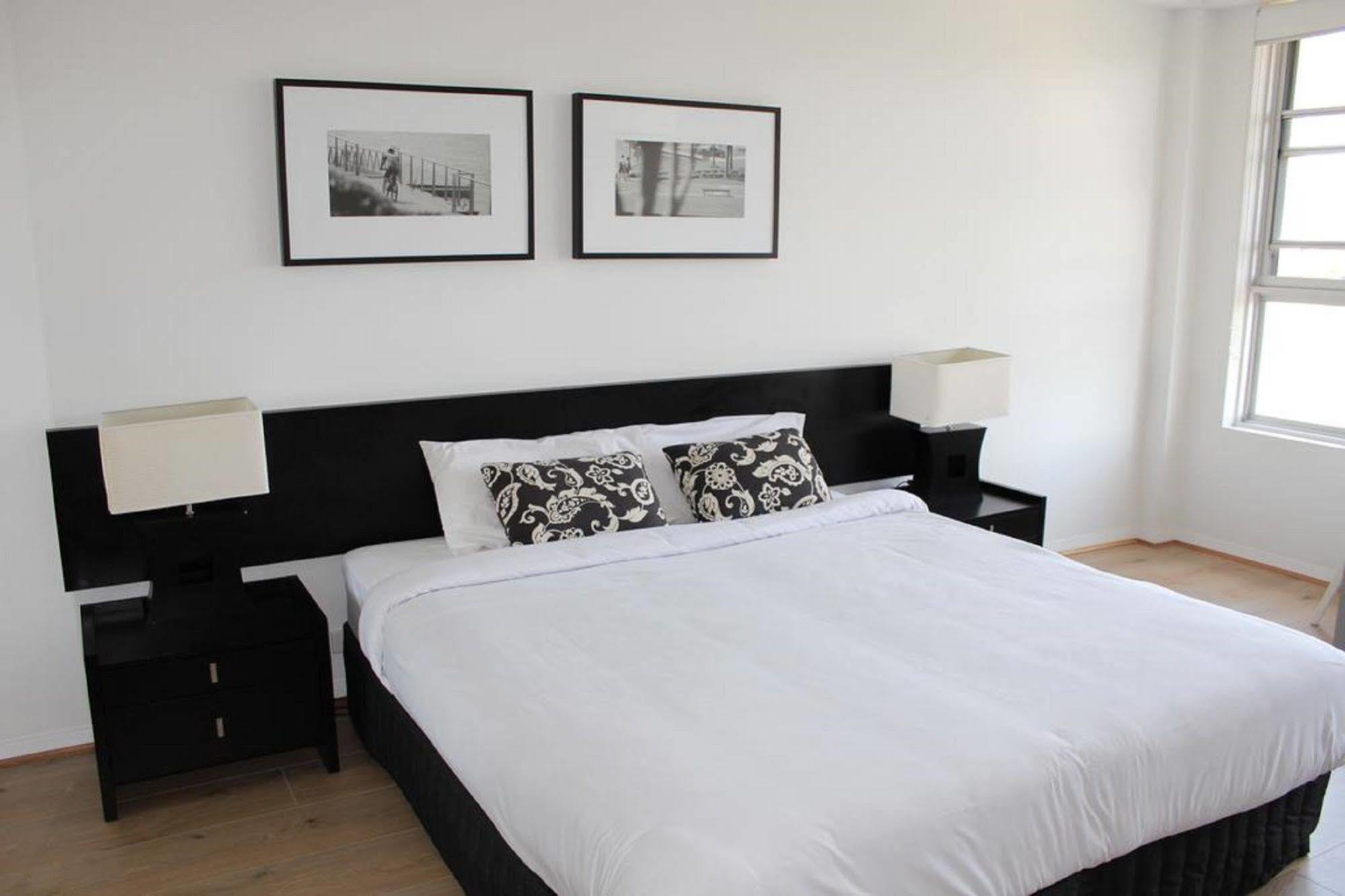Chancellor Lakeside Apartments Gold Coast Eksteriør bilde