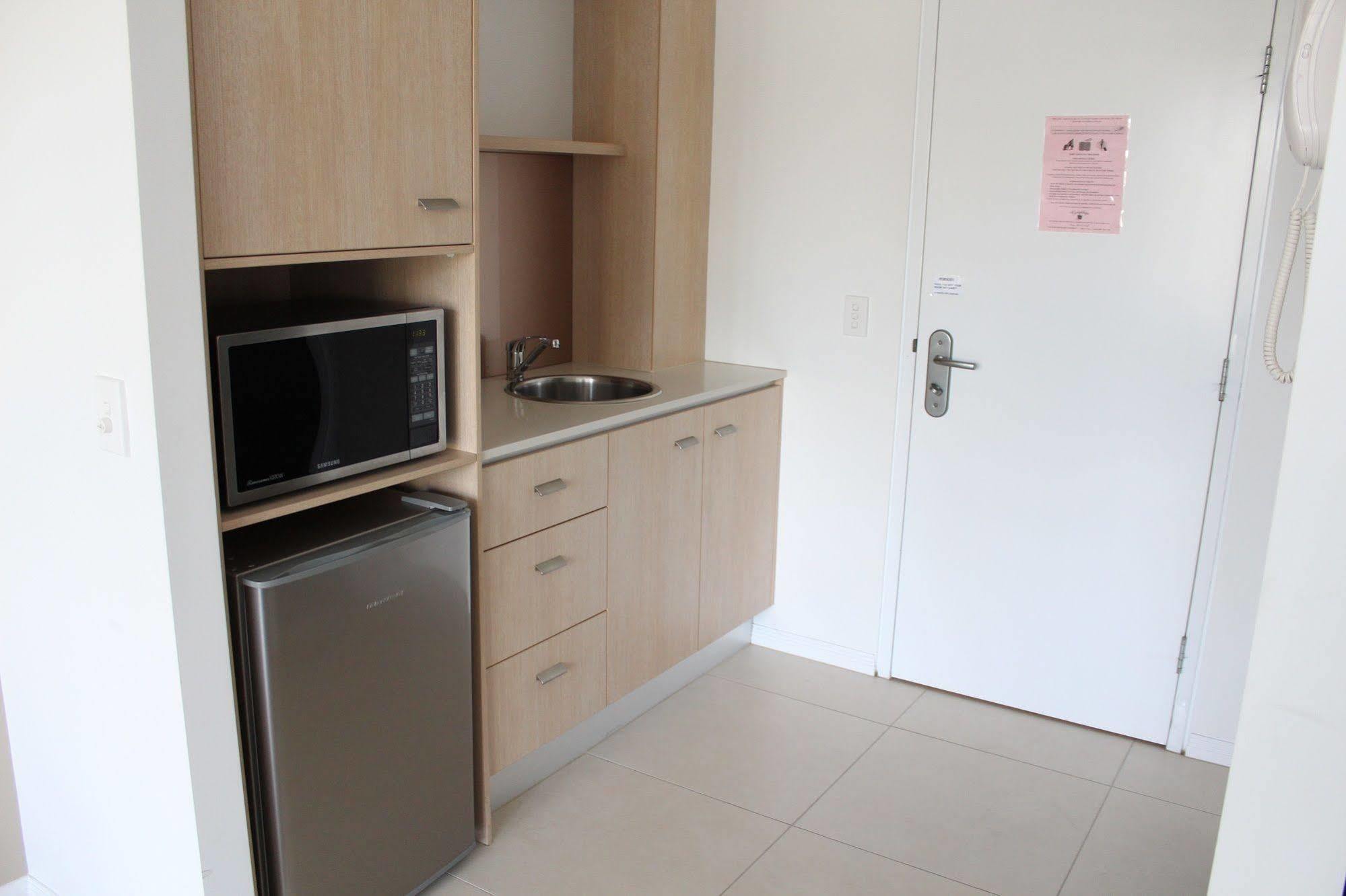 Chancellor Lakeside Apartments Gold Coast Eksteriør bilde