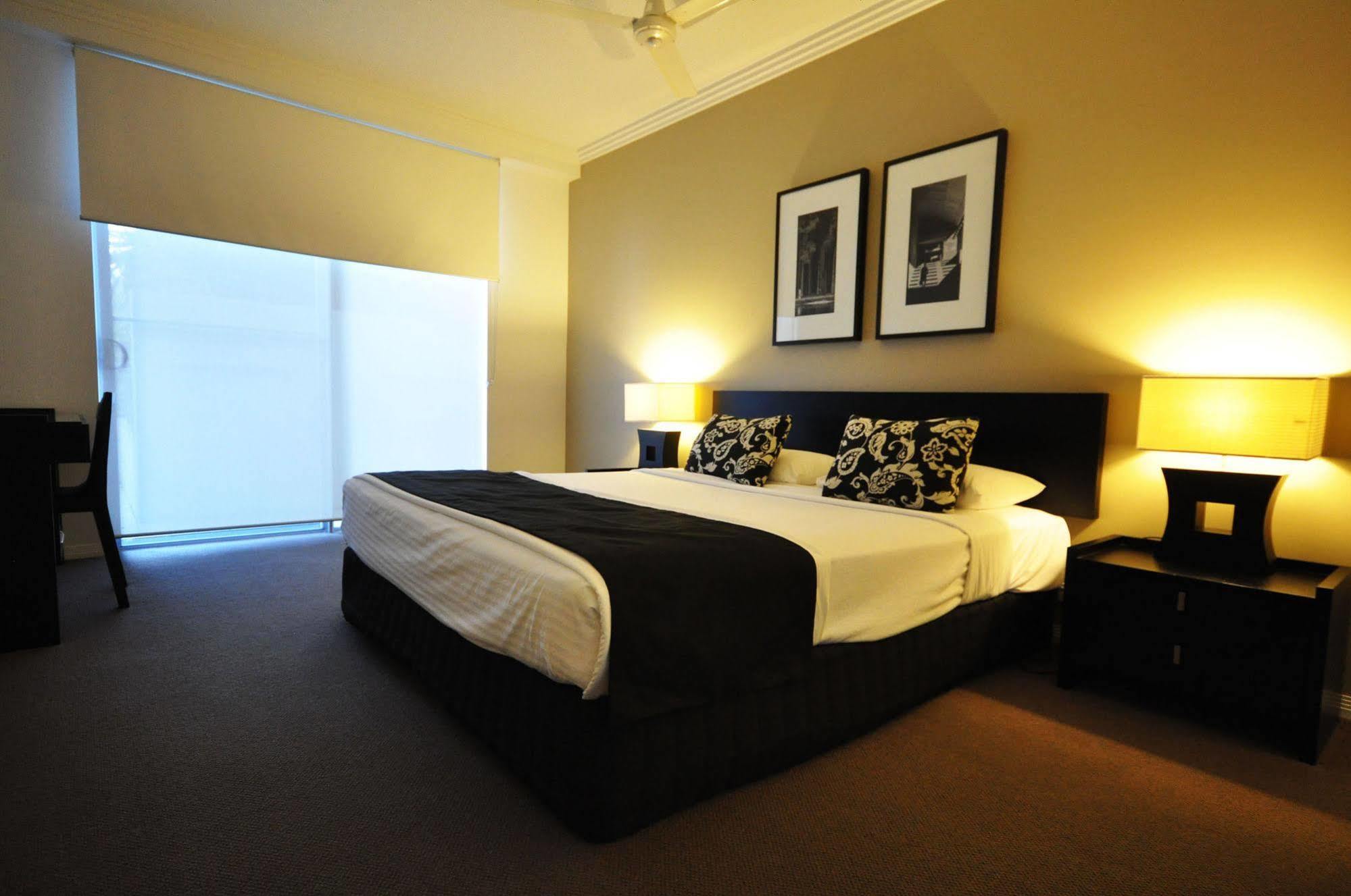Chancellor Lakeside Apartments Gold Coast Eksteriør bilde